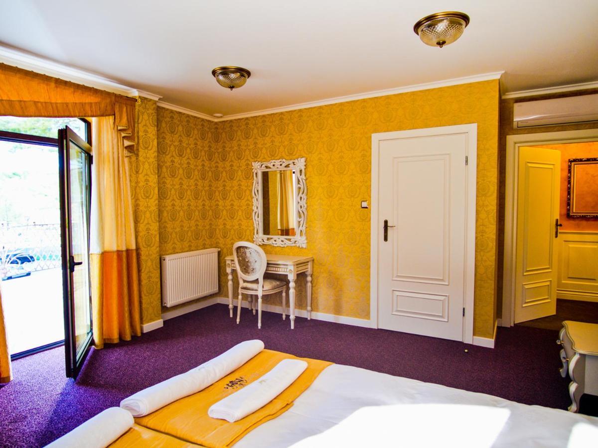 Royal Palace Centrum Bankietowe Sanok Eksteriør billede